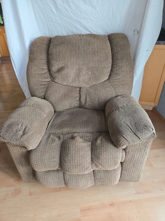 Rocker/Recliner Chair
