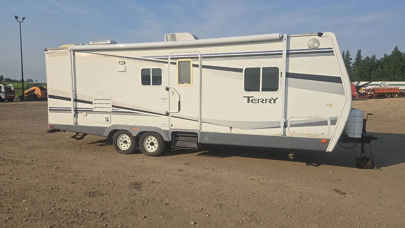 2007 Fleetwood 27 Foot RV Trailer
