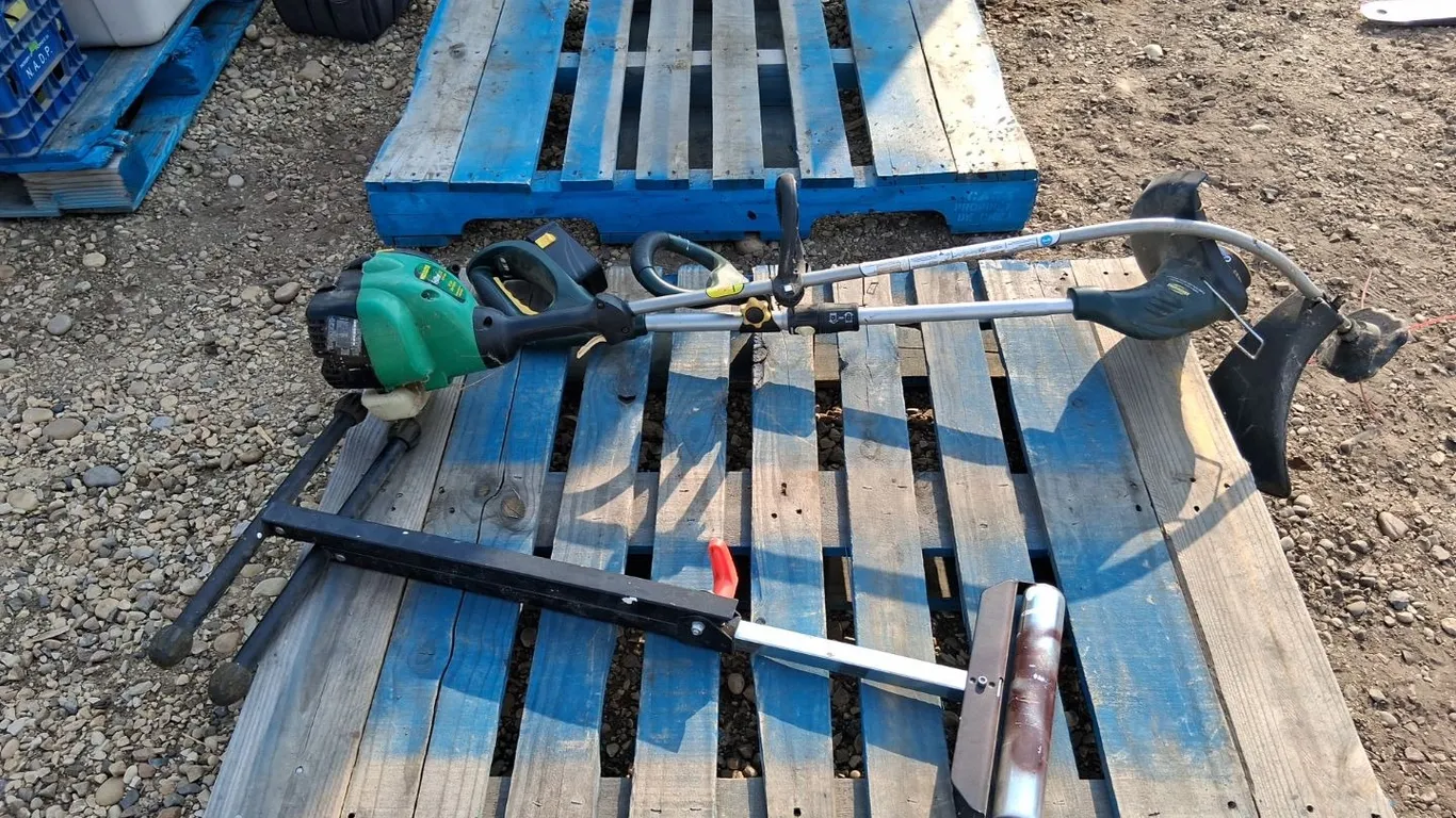 Yardworks Battery Grass Trimmer, Weedeater XT260( Unknown Condition) Roller Stand