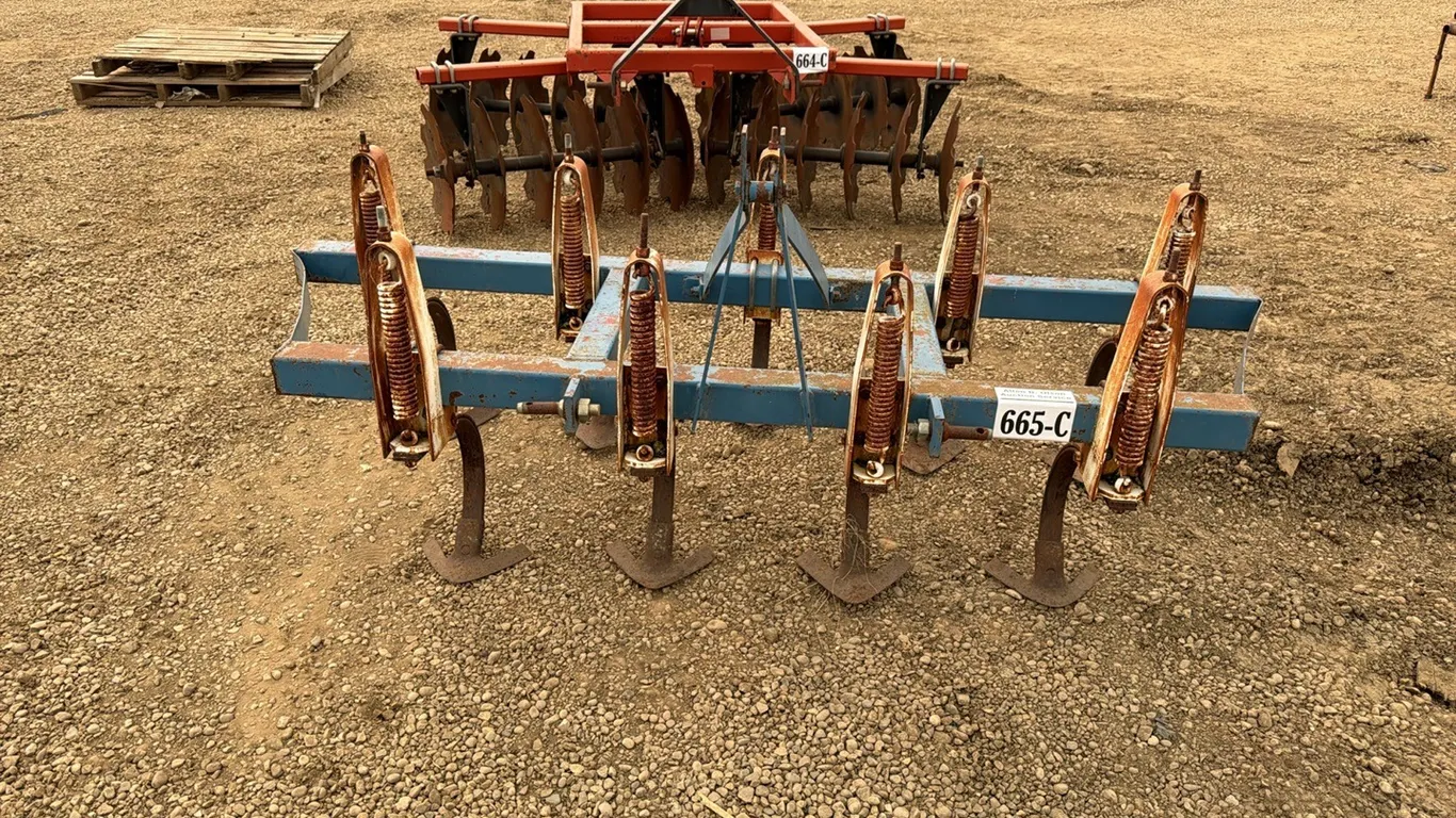 7' 3 PTH CULTIVATOR - s/n 233-5381