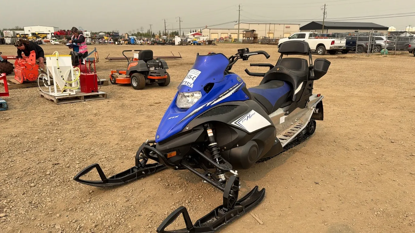 2012 YAMAHA NYTRO FX SNOWMOBILE - VIN: JYE8HL000DA016142