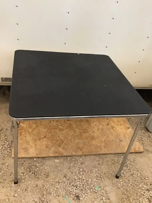 Card table 33 1/2“ x 33 1/2“ x 28“ high, couple of small rips