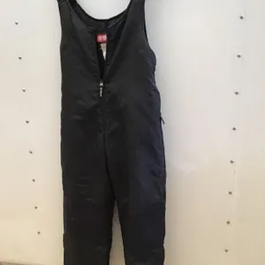 Yamaha youth size M winter bib pants, good condition, bit dusty