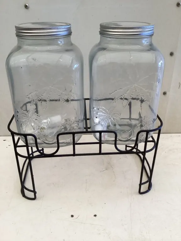 Glass drink dispenser, appears new, jar approximately 5 1/2“ x 5 1/2“ x 10“ high