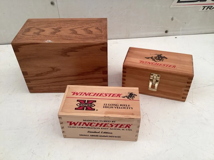 Decorative wooden boxes, largest approximately 8 1/4“ x 5“ x 6“