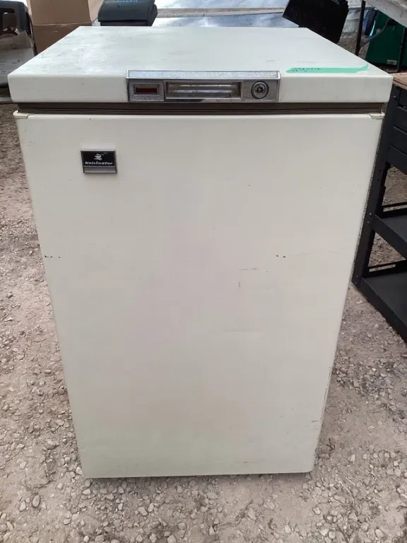 Kelvinator deep freeze, approximately 25 1/2” x 21 1/2” x 36” high, working