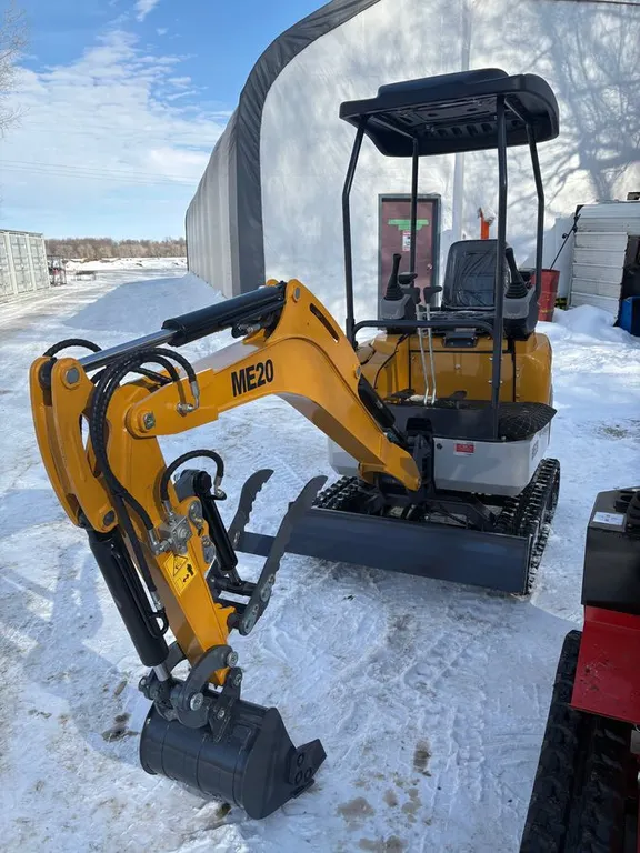 NEW SDLANCH ME20 open station mini diesel excavator, see videos, see lot details. File pics.