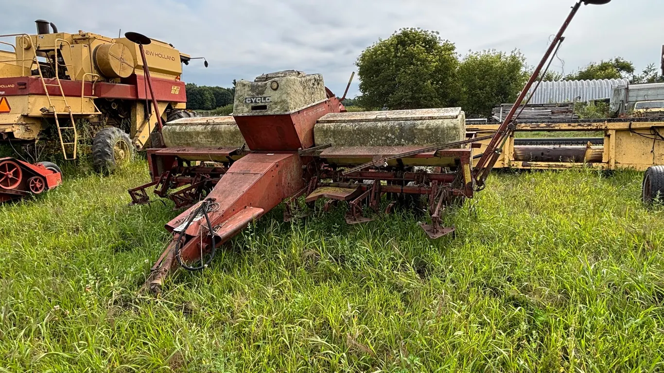 IH 400 Cyclo (6) Row Corn Planter