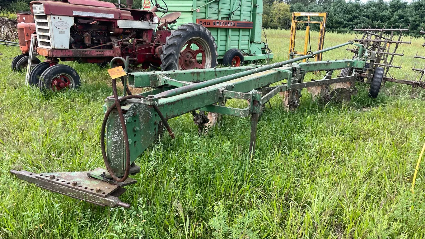 John Deere 450 (6) Bottom Plow