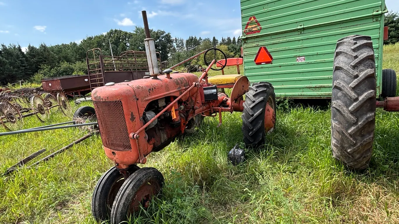 Allis Chalmers C Narrow Front Tractor