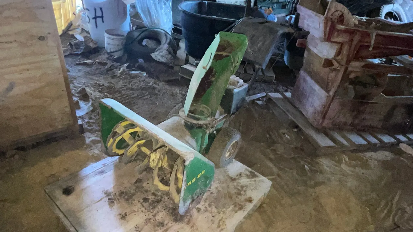 John Deere TRS 26 Snow Blower