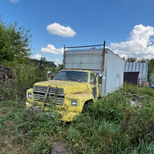 1985 Ford F700 Box Truck (Title?)