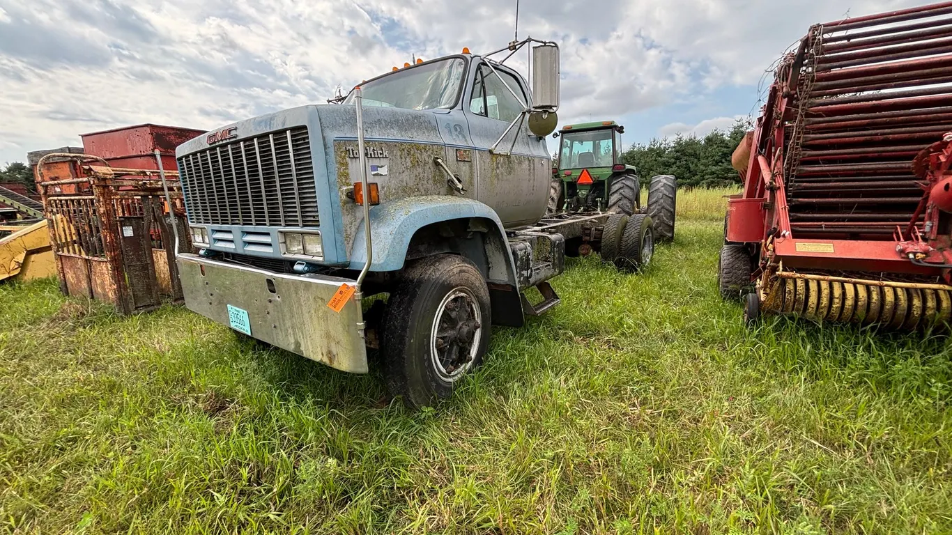 1989 GMC Top-Kick C7 Cab and Frame (Has WI Title)