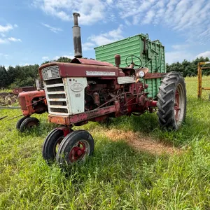 McCormick Farmall 560 Gas Tractor