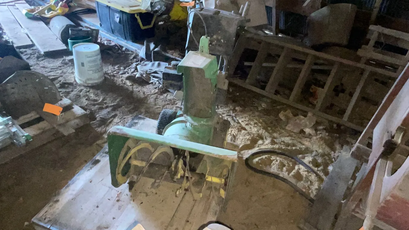 John Deere TRS 26 Snow Blower