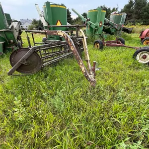 John Deere (5) Bar Rake