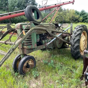 John Deere A narrow Front Tractor with Loader