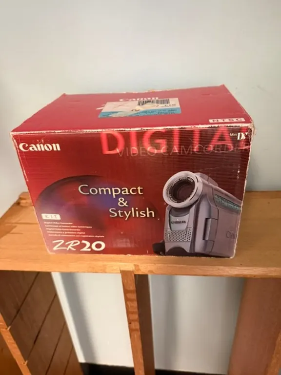 Cannon ZR20 Digital Video Camera