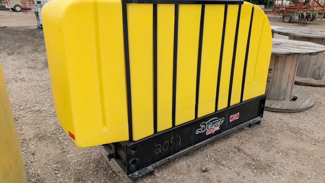 DEMCO SIDE QUEST TANK
