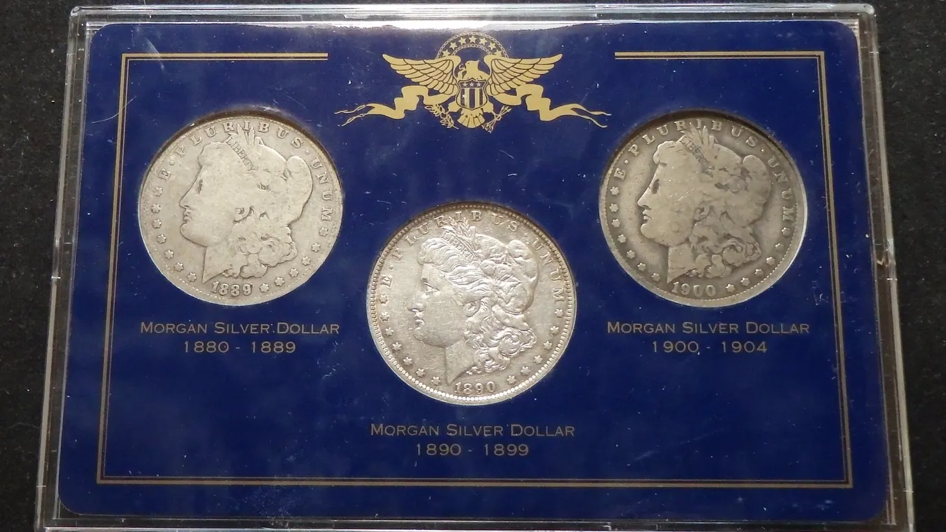 SET OF 3 MORGAN DOLLARS (1889O, 1890, 1900O)