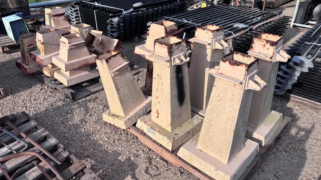 CONCRETE HOUSE PILLAR FORMS