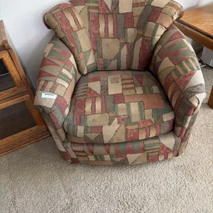 PATTERNED CLAM BACK MATCHING CHAIRS LOT, QTY (2)