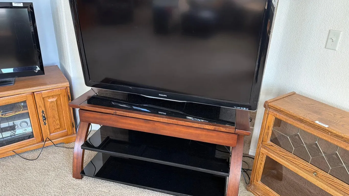 PHILLIPS FLAT PANEL TELEVISION
