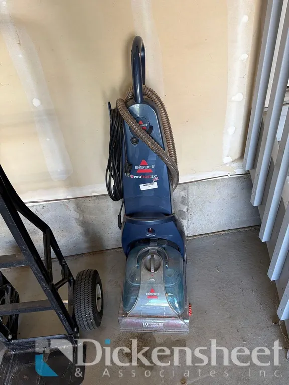 BISSELL CARPET SHAMPOOER