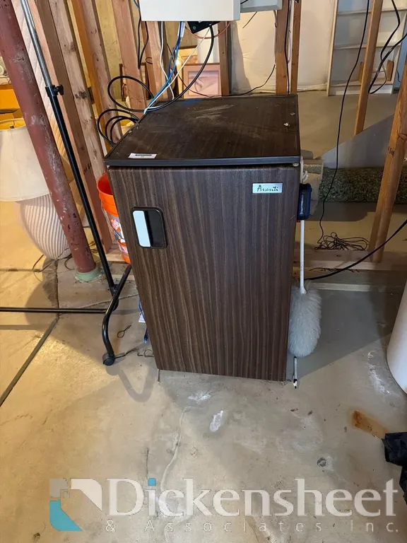 AVANTI MID HEIGHT REFRIGERATOR