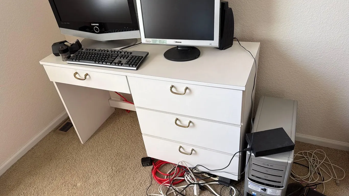 CPU, MONITORS LOT (hardware only, no rights, titles or