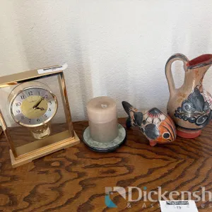 LOT WITH CLOCK & TABLE DECOR