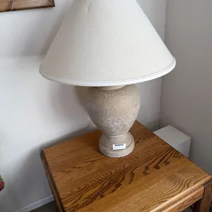 TABLE LAMP WITH WHITE SHADE