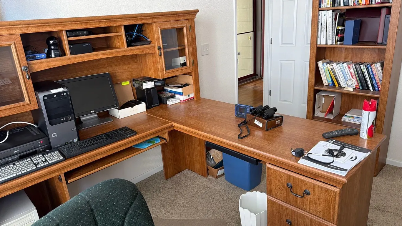 OFFICE FURNITURE PACKAGE