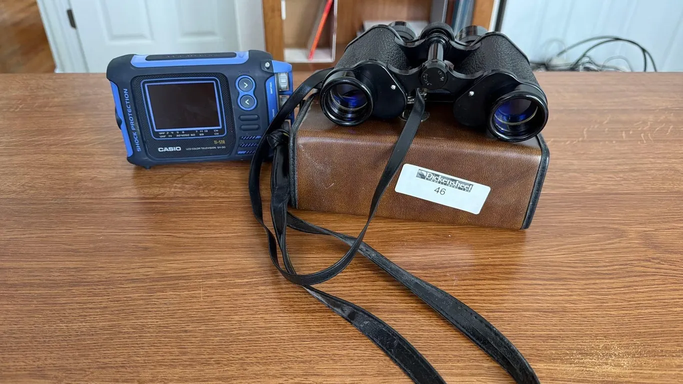 FIELD GLASSES 8 x 30 BINOCULARS & CASIO RADIO