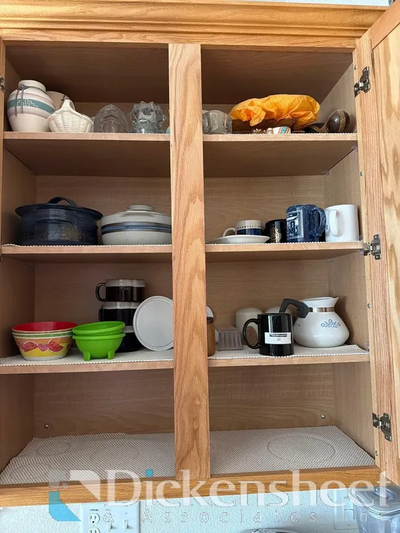 DISHWARE / DAILY KITCHENWARE IN KITCHEN UPPER CABINETS