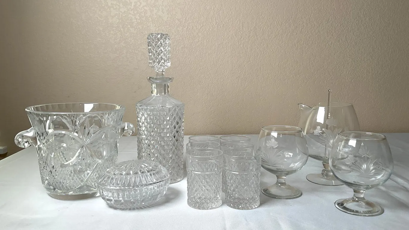 Crystal Bar Essentials