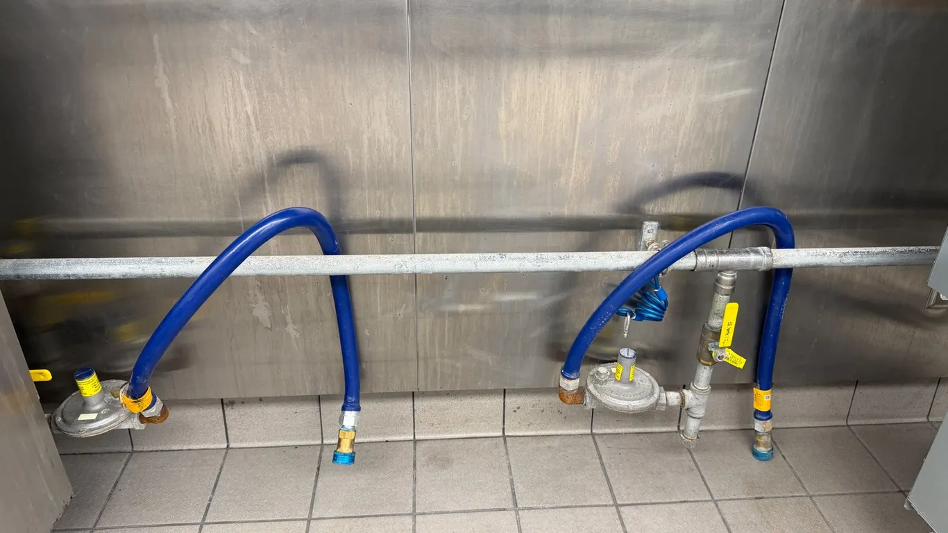 (6) Hoses & (9) Gas Valves