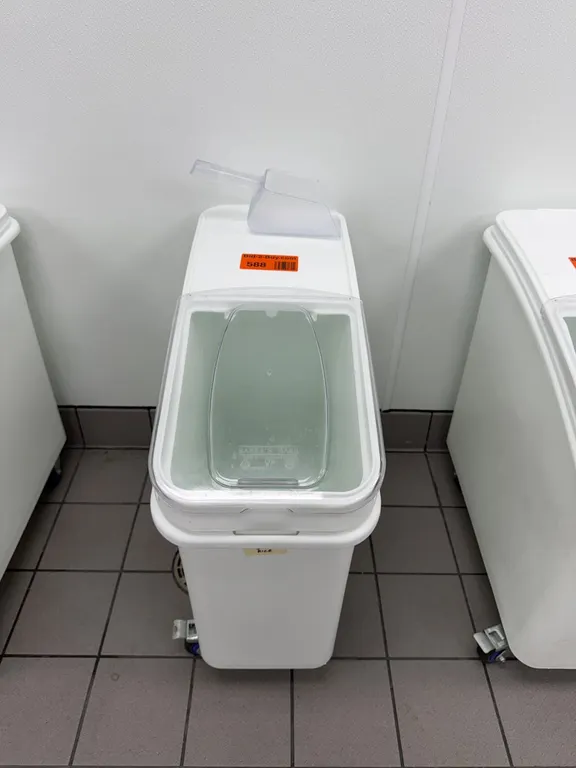 Baker’s Mark Mobile Bulk Ingredient Bin
