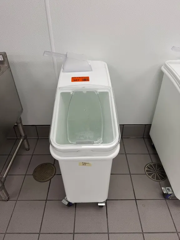 Baker’s Mark Mobile Bulk Ingredient Bin