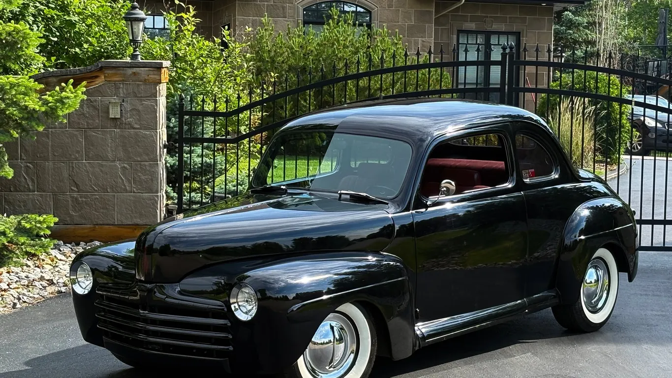 1946 FORD COUPE CUSTOM RESTOMOD