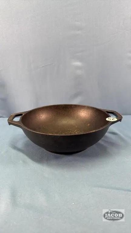 LODGE 9IN MINI CAST IRON WOK WITH (2) HANDLES