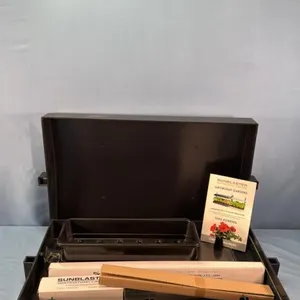 GROWLIGHT GARDEN BOX SETUP UNASSEMBLED