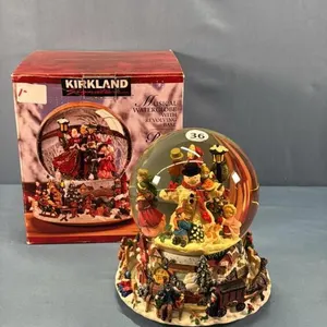 KIRKLAND REVOLVING MUSICAL WATER GLOBE