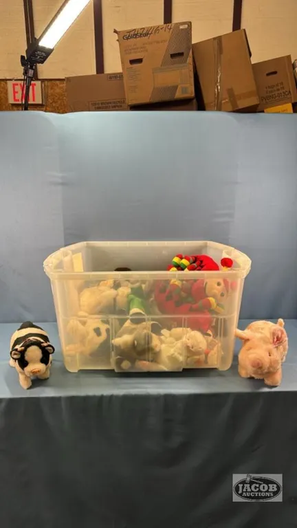 TOTE WITH AN ASSORTMENT OF STUFFIES