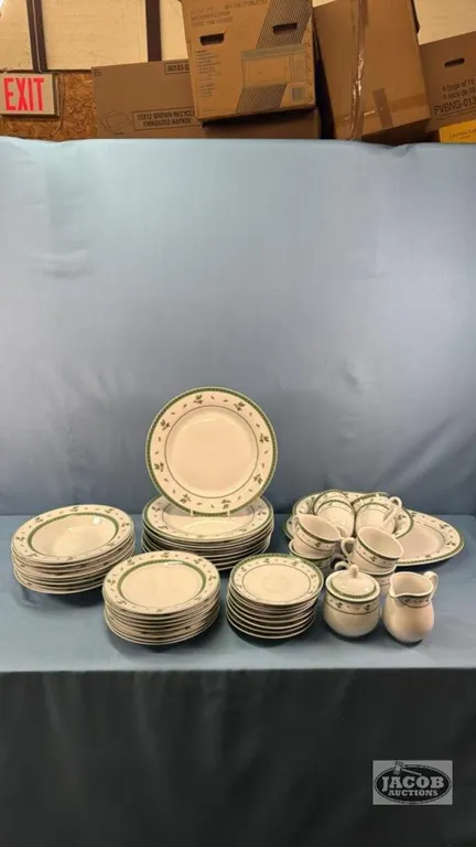 SET OF ROYAL HERITAGE