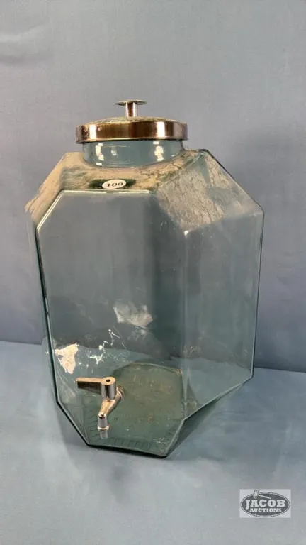 GLASS DRINK DISPENSER