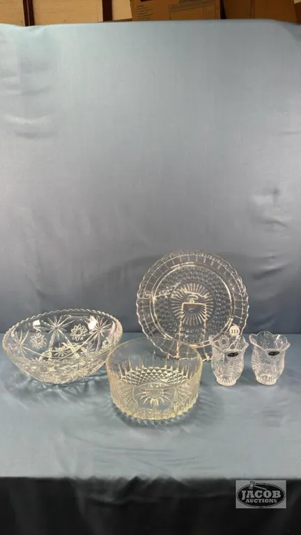 ASSORTED GLASSWARE LOT