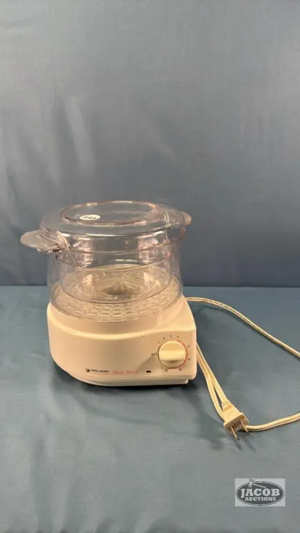 BLACK AND DECKER HANDY STEAMER