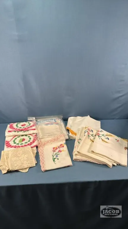 QUANTITY OF DOILIES, PILLOW CASES ETC.