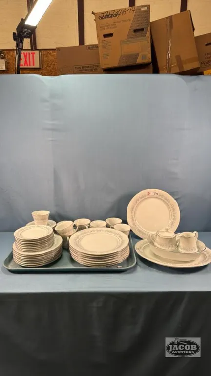 NORITAKE "MARYWOOD" PATTERN SET OF DISHES